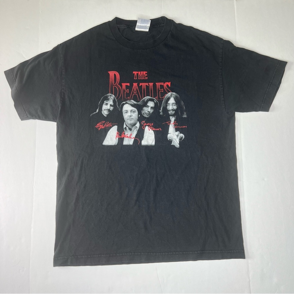 Vintage y2k Beatles graphic print t shirt 2004 size large